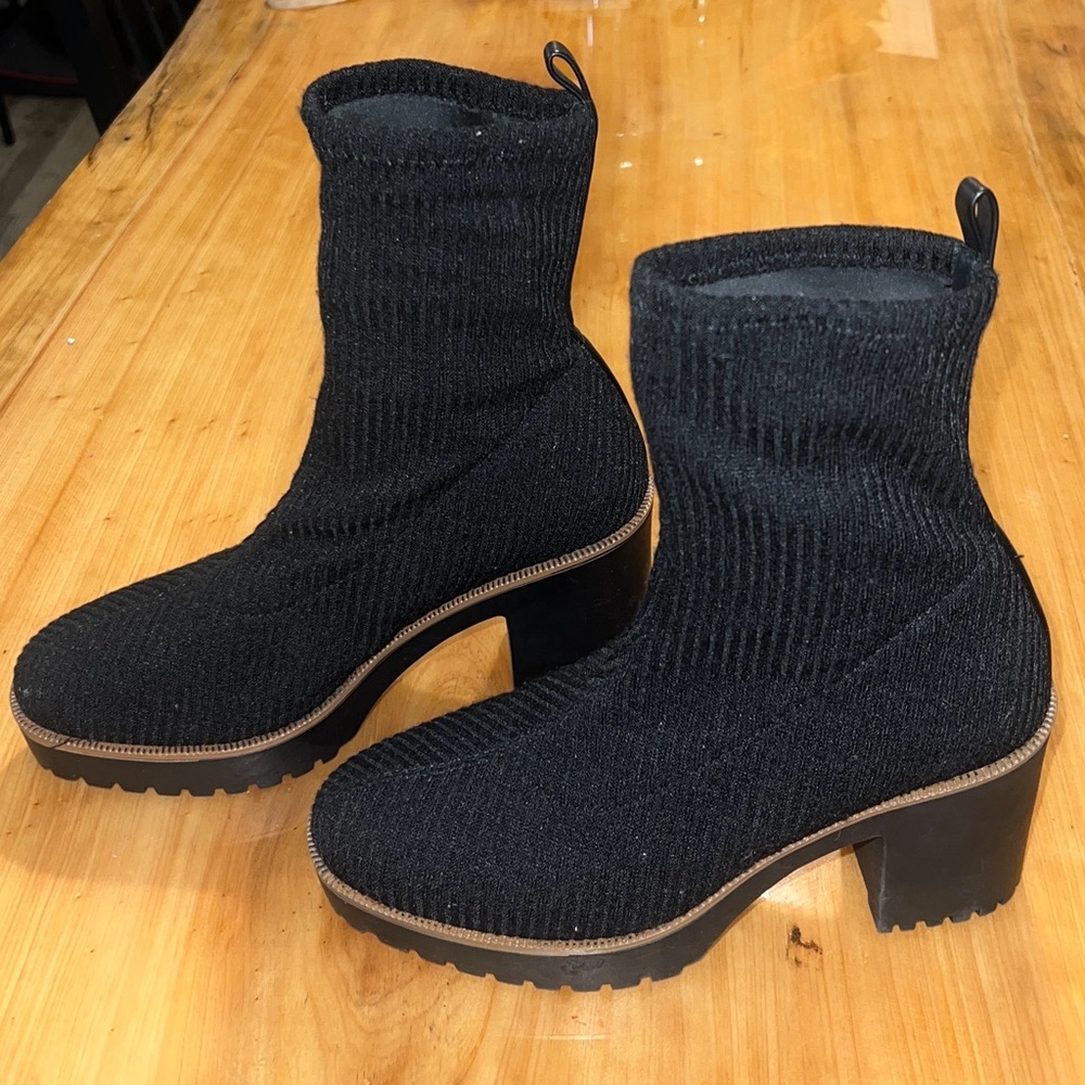 Chinese Laundry Black Knit Ankle Boots- Size 8 - Picture 2 of 3